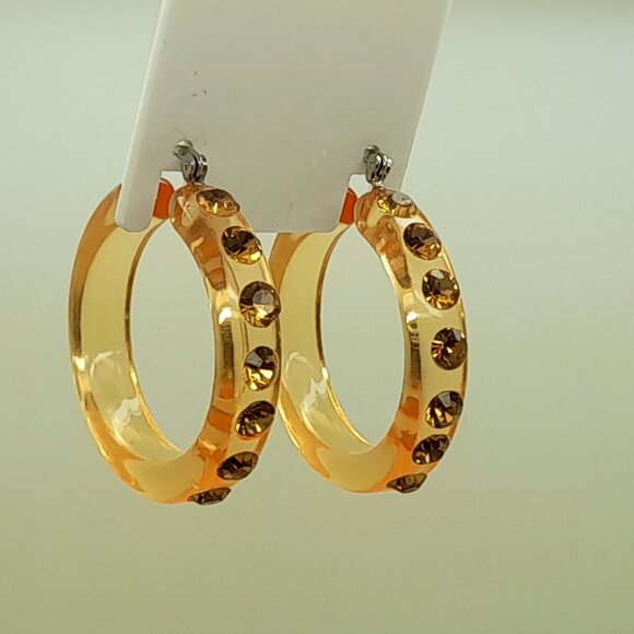 TOPAZ RHINESTONE LADIES/WOMEN FASHION 1.5 INCH PLASTIC HOOP EARRINGS #1 - Picture 2 of 2